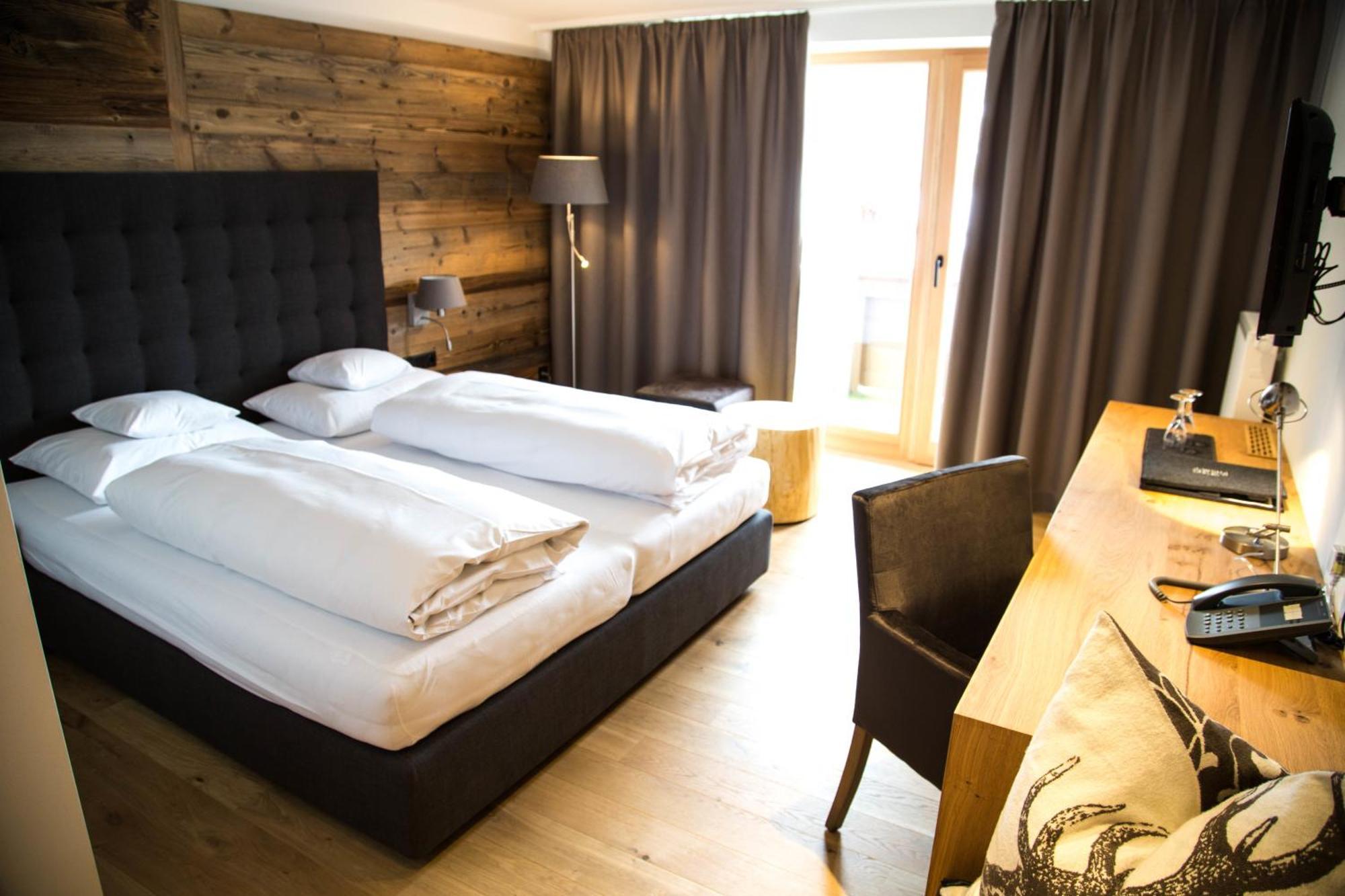 Der Gruene Baum Mountain Boutique Hotel ايروالد الغرفة الصورة